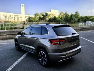 2022 Skoda Karoq I Рестайлинг, коричневый, 1719000 рублей, вид 2