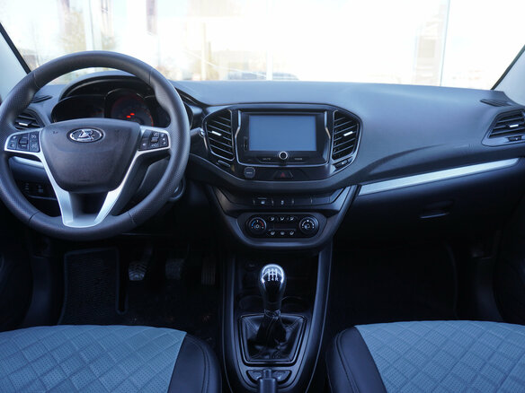 2018 Lada (ВАЗ) Vesta I, серебристый, 939000 рублей - вид 11