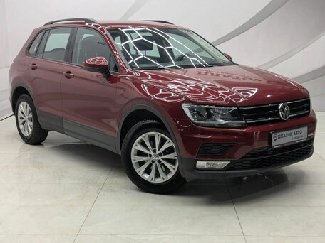 2017 Volkswagen Tiguan II, красный, 2049000 рублей, вид 3