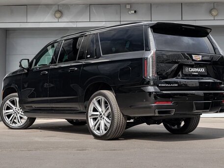 2026 Cadillac Escalade ESV V Рестайлинг, чёрный, 20990000 рублей, вид 4