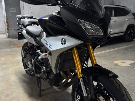 2018 Yamaha MT-09 Tracer (FJ-09), серый, 915000 рублей, вид 2