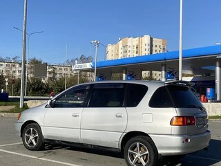 1998 Toyota Ipsum I (M10), серебристый, 500000 рублей, вид 1
