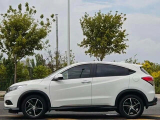 2022 Honda Vezel I Рестайлинг, белый, 1400000 рублей, вид 3