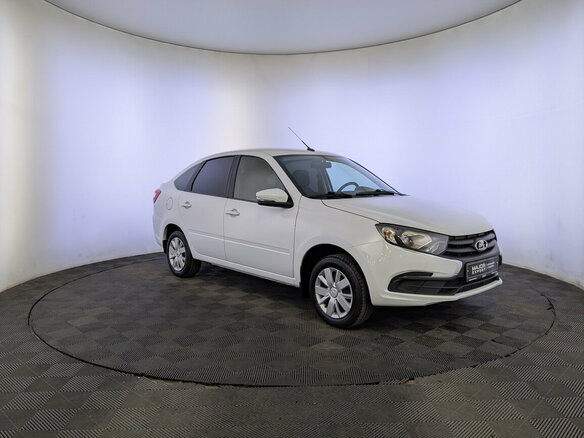 2023 Lada (ВАЗ) Granta I Рестайлинг, белый, 695000 рублей - вид 2