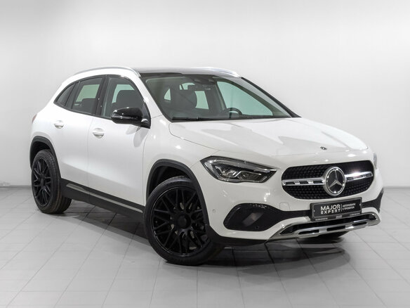 2021 Mercedes-Benz GLA 180 II (H247), белый, 3350000 рублей - вид 3