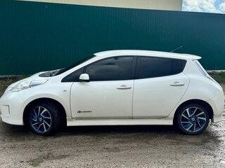 2014 Nissan Leaf (EM57) I (ZE0/AZE0), белый, 850000 рублей, вид 4