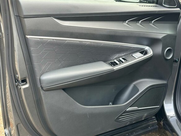 2025 Geely Cityray, серый, 2954990 рублей - вид 14
