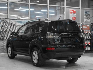 2012 Mitsubishi Outlander II Рестайлинг, чёрный, 899000 рублей, вид 4
