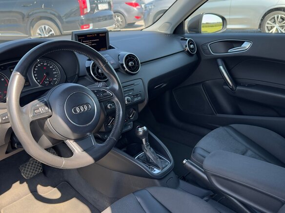 2011 Audi A1 I (8X), коричневый, 850000 рублей - вид 7