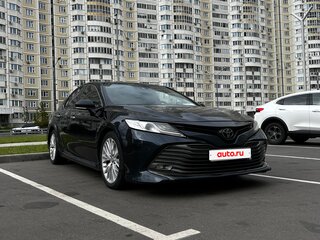 2019 Toyota Camry VIII (XV70), синий, 1850000 рублей, вид 1
