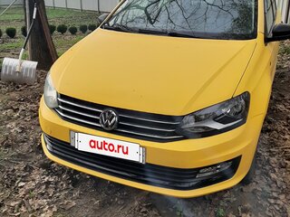 2018 Volkswagen Polo V Рестайлинг, жёлтый, 800000 рублей, вид 1
