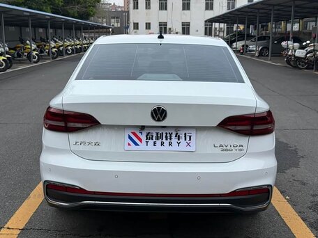 2023 Volkswagen Lavida III Рестайлинг, белый, 1350003 рублей, вид 3