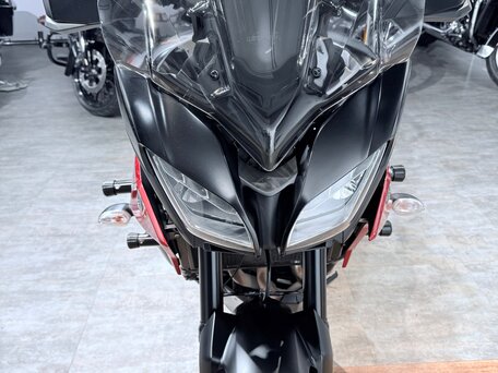 2020 Yamaha MT-09 Tracer (FJ-09), красный, 999000 рублей, вид 5