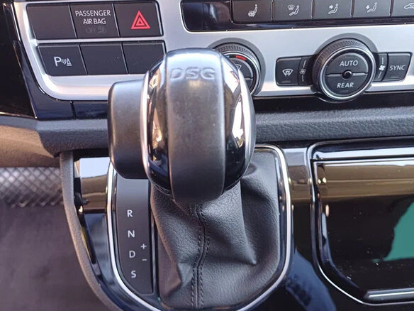 2019 Volkswagen Multivan T6, чёрный, 3999000 рублей - вид 18