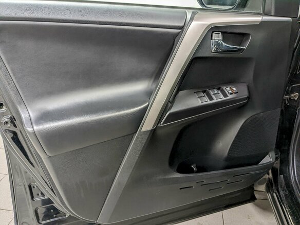 2018 Toyota RAV4 IV (XA40) Рестайлинг, чёрный, 2790000 рублей - вид 10