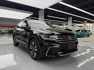 2022 Volkswagen Tiguan II Рестайлинг, чёрный, 2550111 рублей, вид 3