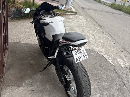 2010 Honda CBR 1000F, чёрный, 599000 рублей, вид 2
