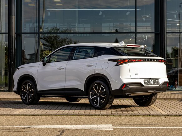 2026 Omoda C5 II, белый, 2495000 рублей - вид 3