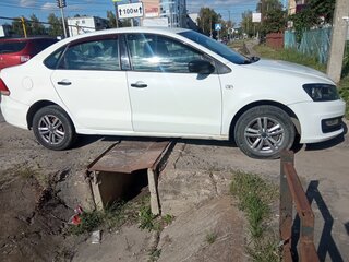 2019 Volkswagen Polo V Рестайлинг, белый, 700000 рублей, вид 3
