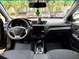 2016 Kia Rio III Рестайлинг, чёрный, 950000 рублей, вид 5