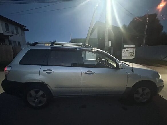 2003 Mitsubishi Outlander I, серебристый, 415000 рублей - вид 6