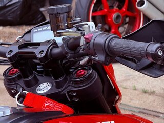2014 Ducati Hypermotard, красный, 710000 рублей, вид 2