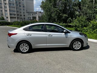 2017 Hyundai Solaris II, серебристый, 1140000 рублей, вид 3
