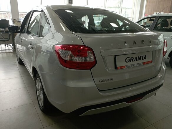 2026 Lada (ВАЗ) Granta I Рестайлинг, серебристый - вид 8