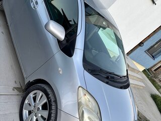 2005 Toyota Vitz II (XP90), серебристый, 465000 рублей, вид 4