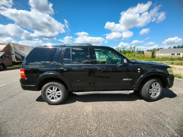 2007 Ford Explorer IV, чёрный - вид 4