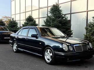 1996 Mercedes-Benz E-Класс 420 II (W210, S210), синий, 850000 рублей, вид 3
