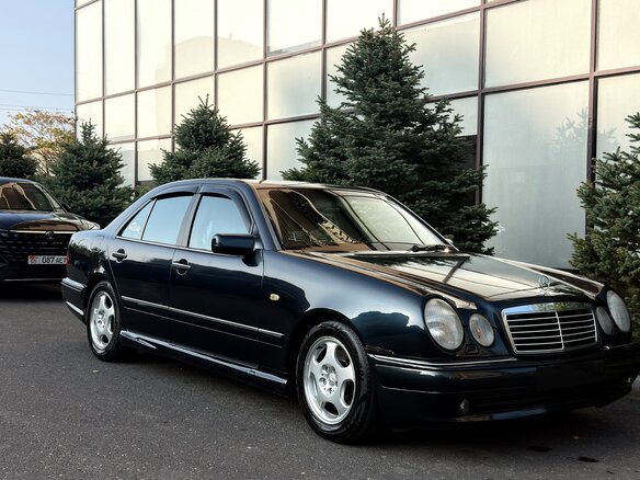 1996 Mercedes-Benz E-Класс 420 II (W210, S210), синий, 850000 рублей - вид 2
