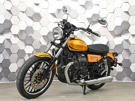 2016 Moto Guzzi V 9, жёлтый, 577000 рублей, вид 2