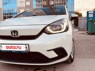 2020 Honda Fit IV, белый, 1400000 рублей, вид 1