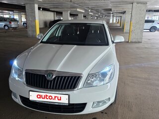 2012 Skoda Octavia II (A5) Рестайлинг, белый, 900000 рублей, вид 2