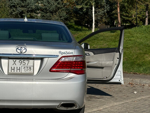 2010 Toyota Crown XIII (S200), серый, 1500000 рублей - вид 11
