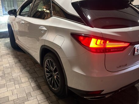 2019 Lexus RX 300 IV Рестайлинг, белый, 5500000 рублей, вид 3