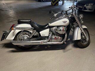 2005 Honda VT 750, серебристый, 550000 рублей, вид 3