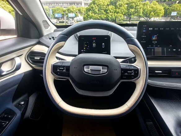 2023 Geely Geometry A, белый, 1650000 рублей - вид 10