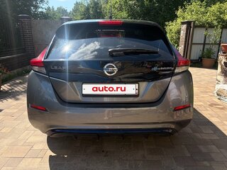 2017 Nissan Leaf II (ZE1), серый, 1480000 рублей, вид 3