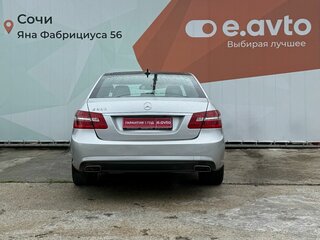 2011 Mercedes-Benz E-Класс 300 IV (W212, S212, C207), серебристый, 1900000 рублей, вид 5