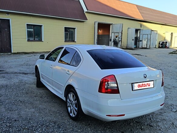 2013 Skoda Octavia II (A5) Рестайлинг, белый, 600000 рублей - вид 7