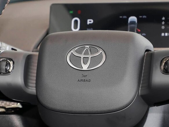 2026 Toyota bZ3X 58.3 kWh, чёрный, 3895003 рублей - вид 19