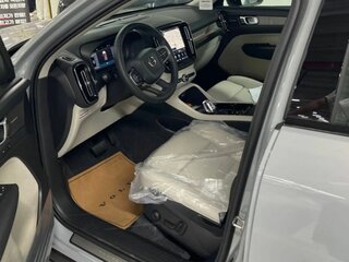 2026 Volvo XC40 I Рестайлинг, синий, 7860000 рублей, вид 3