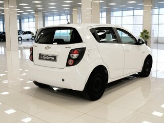 2012 Chevrolet Aveo II, белый, 550000 рублей, вид 2