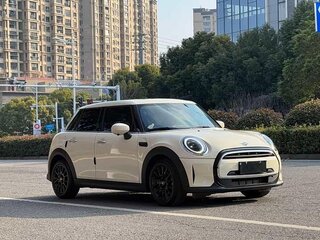 2023 Mini Hatch One III (F55/F56) Рестайлинг 2, бежевый, 2020000 рублей, вид 1