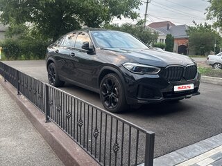 2020 BMW X6 40i III (G06), чёрный, 6500000 рублей, вид 3