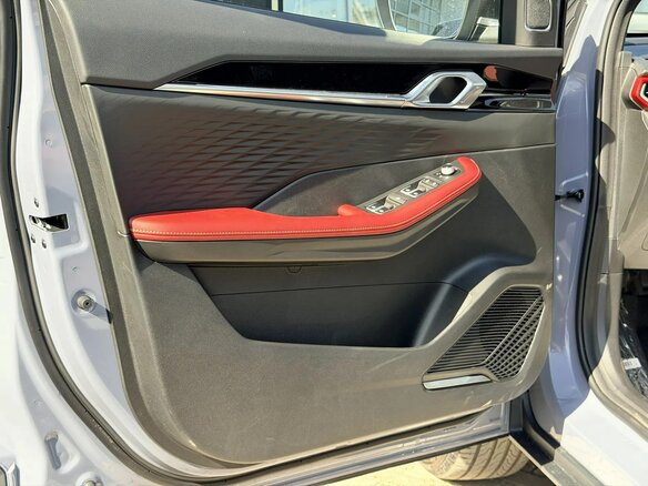 2026 Geely Coolray I Рестайлинг 2, серебристый, 2964990 рублей - вид 8