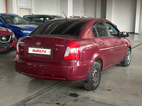 2006 Hyundai Verna II, красный, 245000 рублей, вид 4