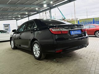 2016 Toyota Camry VII (XV50) Рестайлинг, чёрный, 2075000 рублей, вид 3